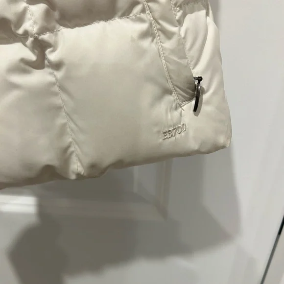 Eddie Bauer Women’s Goose Down Ivory Vest small - Picture 5 of 10